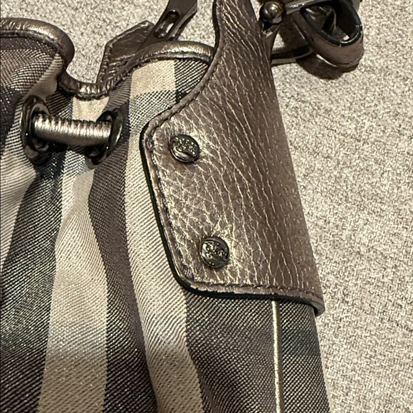 Burberry Purse Shimmer Check - Picture 3 of 11